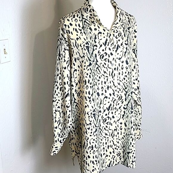 Style Exchange Longsleeve Buttondown Blouse,Beige Black,Gray Animal Print, Large - Picture 2 of 9